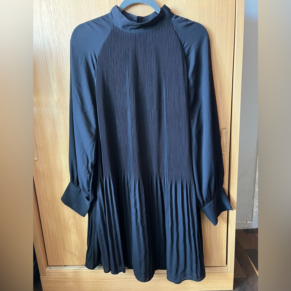 H&M Elegant Black Long Sleeve Dress